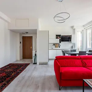 https://garibaldi-gae-aulenti-modern-apt-with-private-parking.italymilanhotels.net